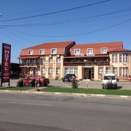 Hotel Adial Adjud ภายนอก รูปภาพ