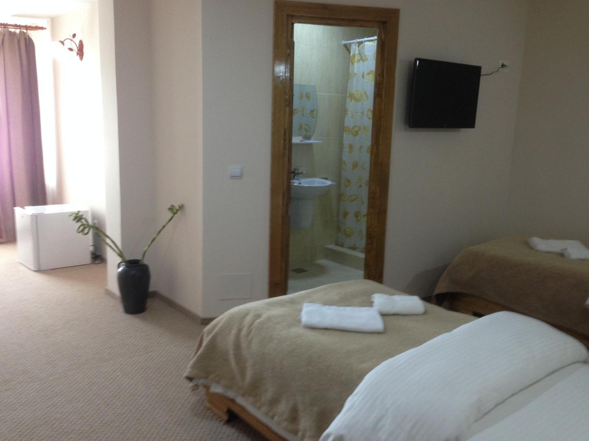 Hotel Adial Adjud ภายนอก รูปภาพ