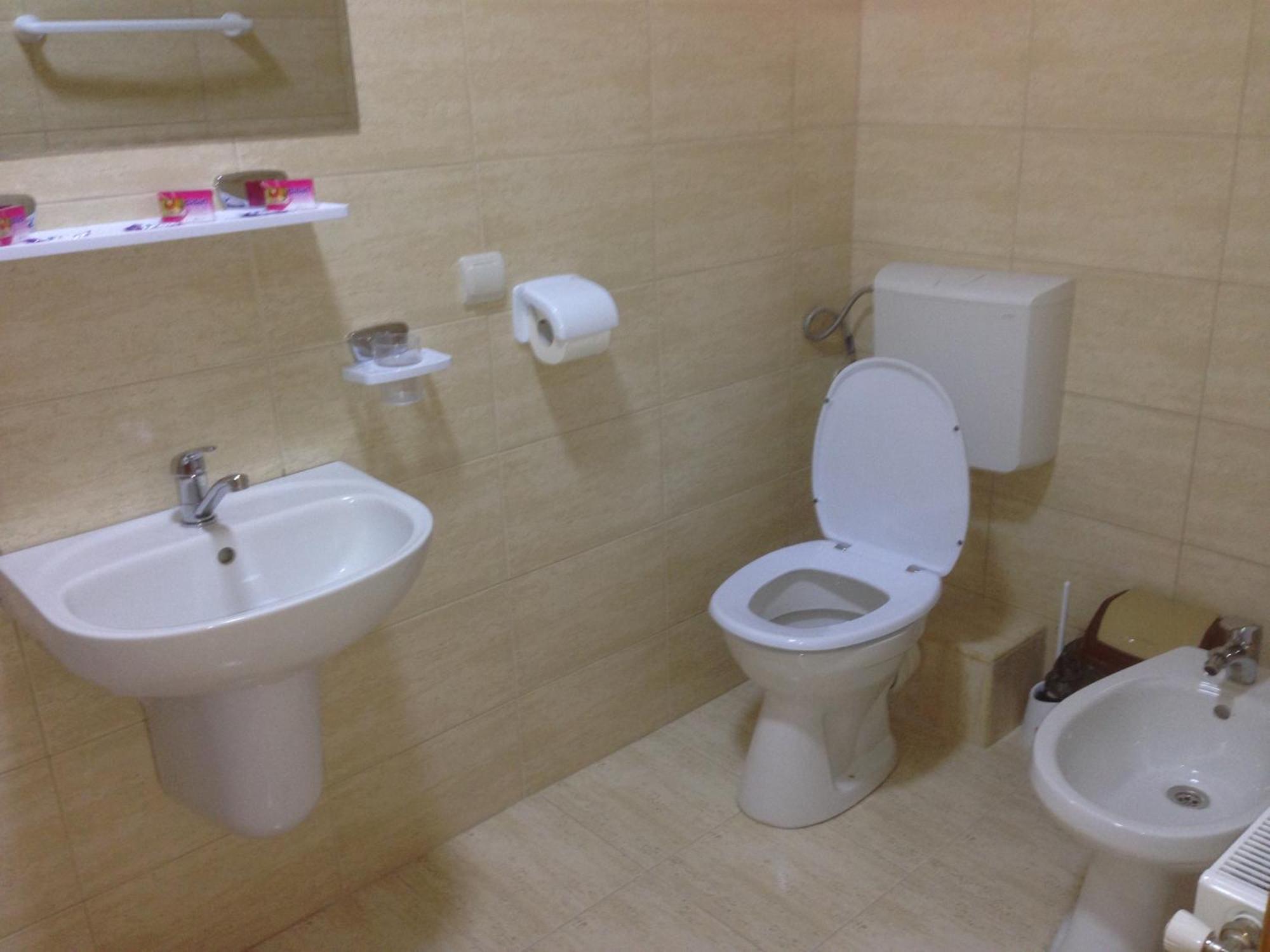 Hotel Adial Adjud ภายนอก รูปภาพ
