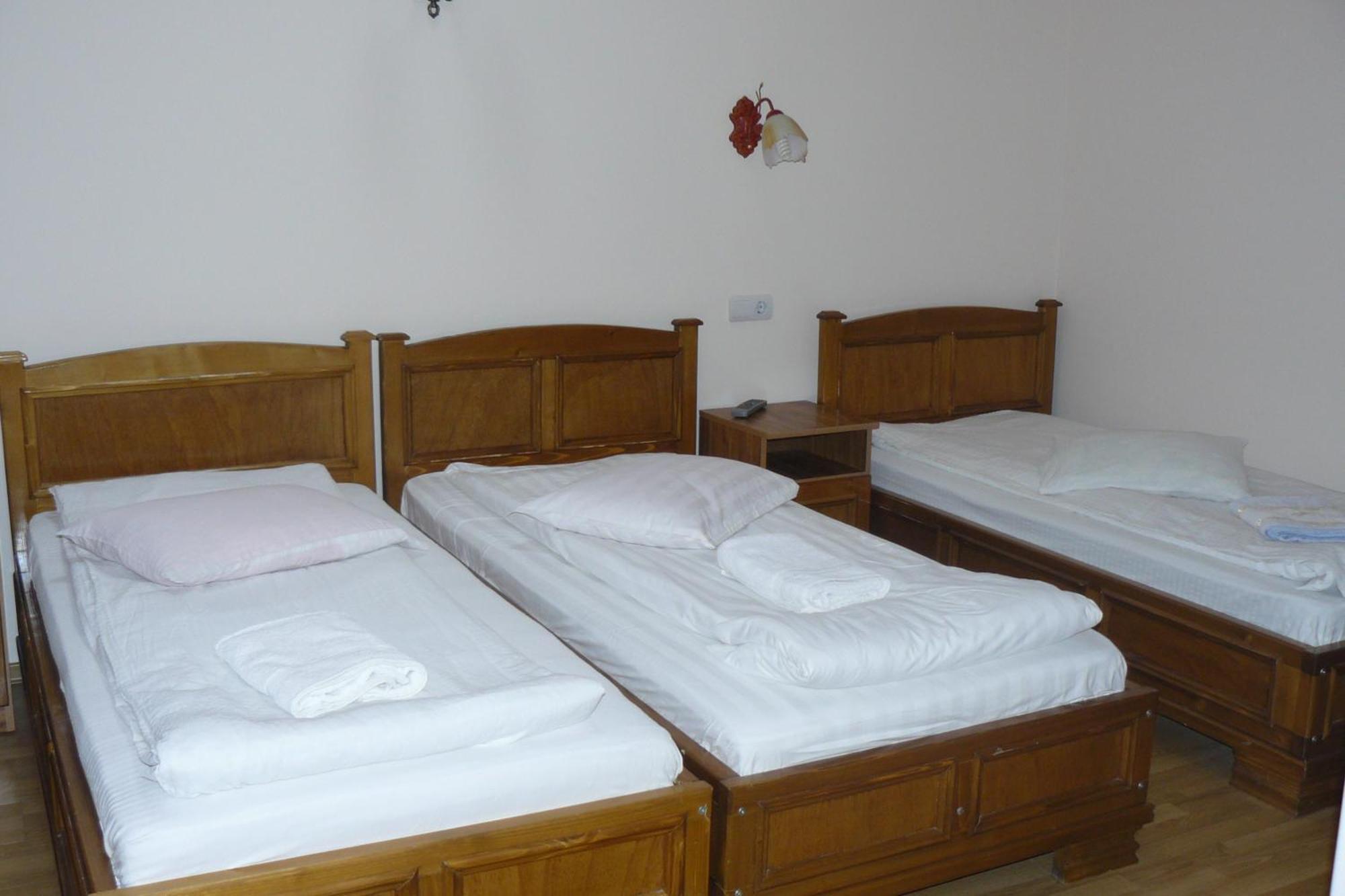 Hotel Adial Adjud ภายนอก รูปภาพ