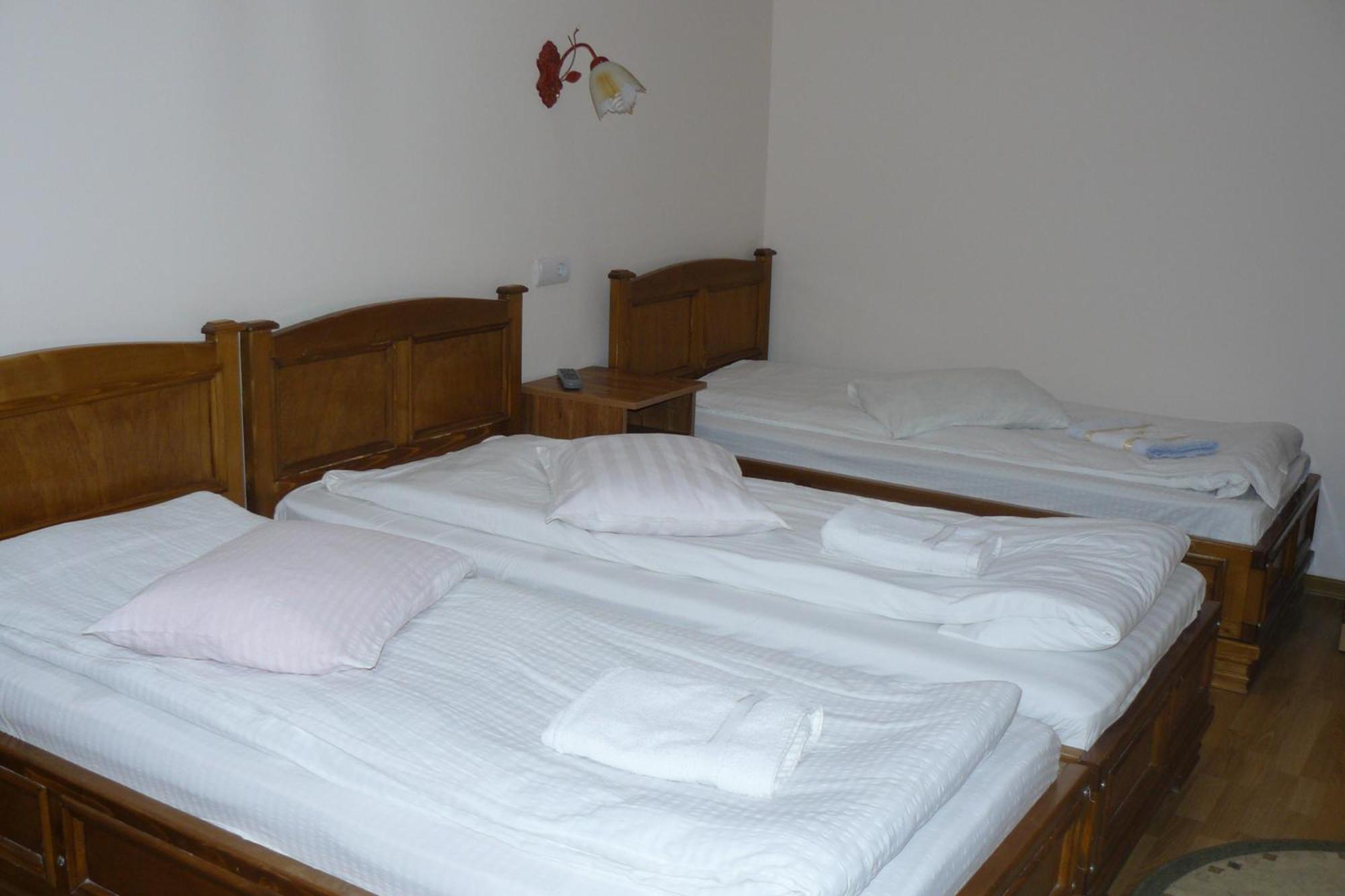 Hotel Adial Adjud ภายนอก รูปภาพ